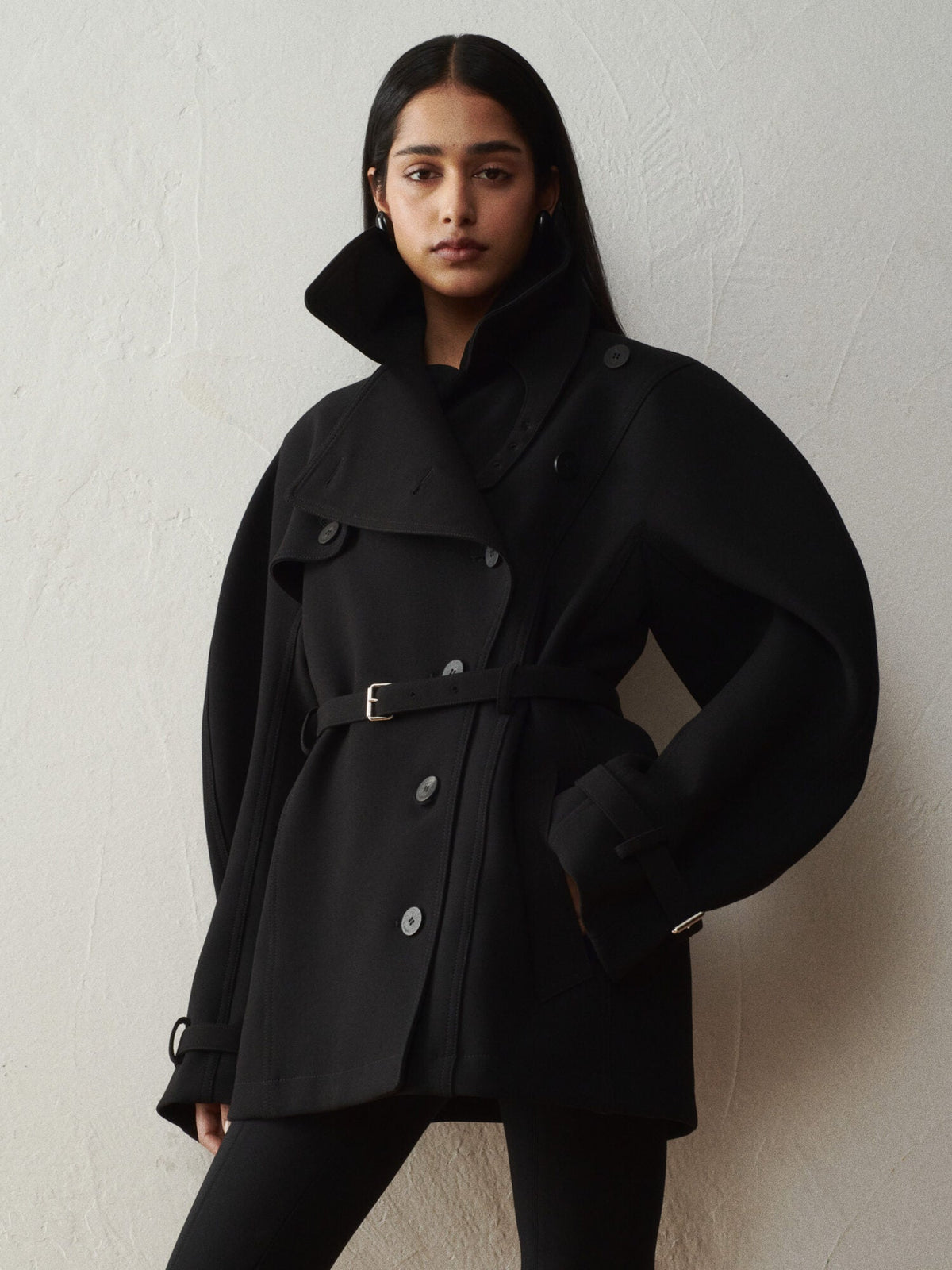 The short Ovalo trench coat