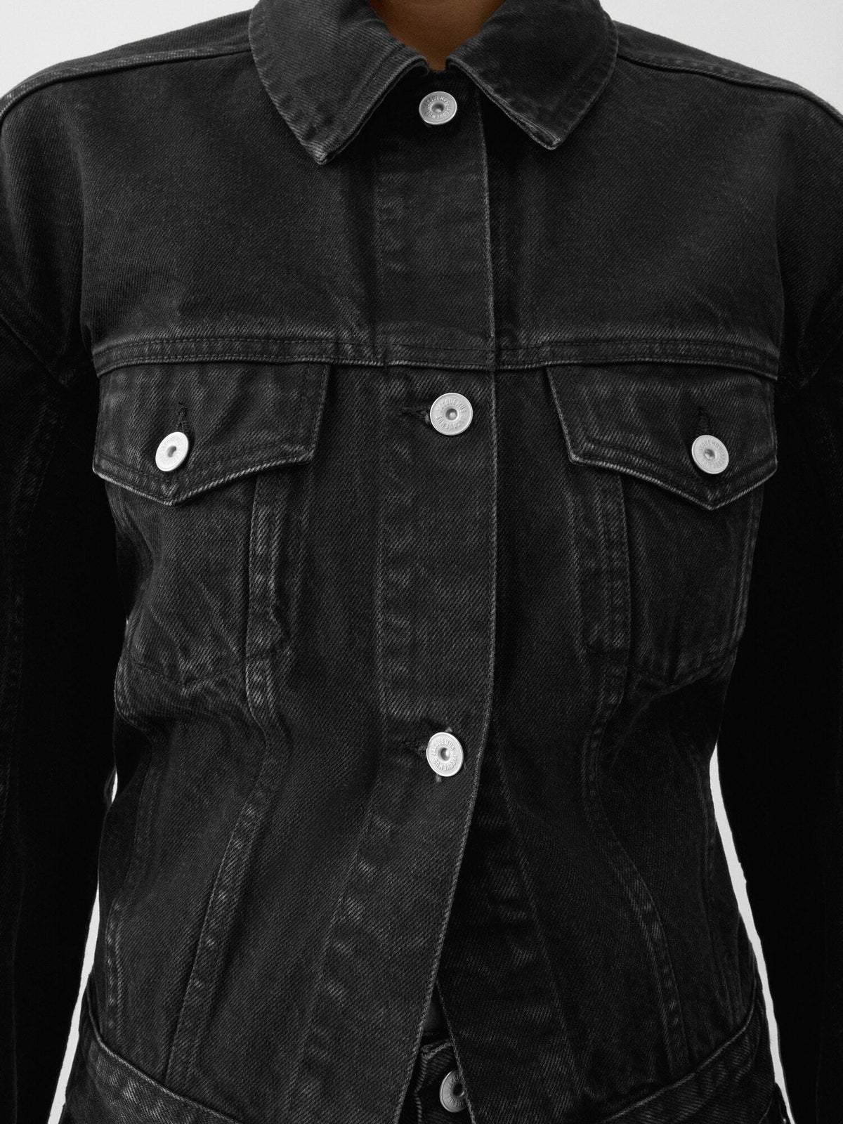 The denim de-Nîmes jacket