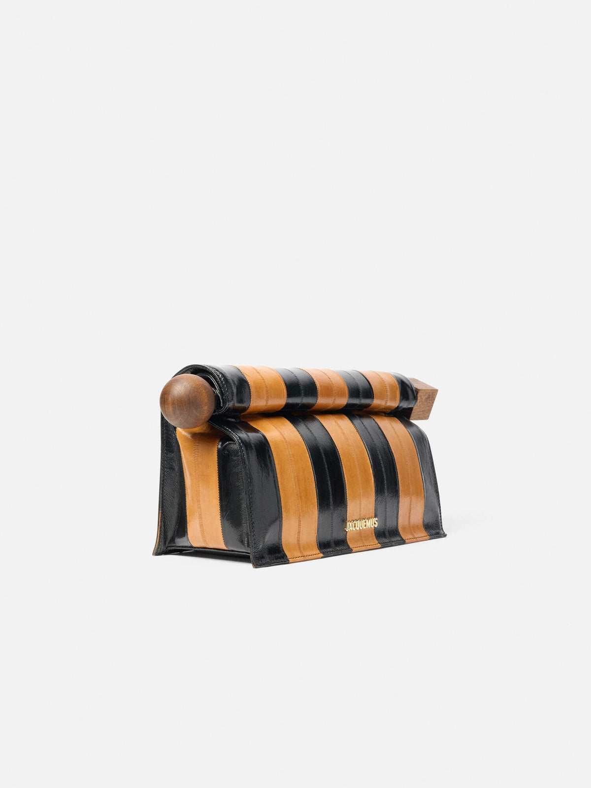 The Rond Carré clutch
