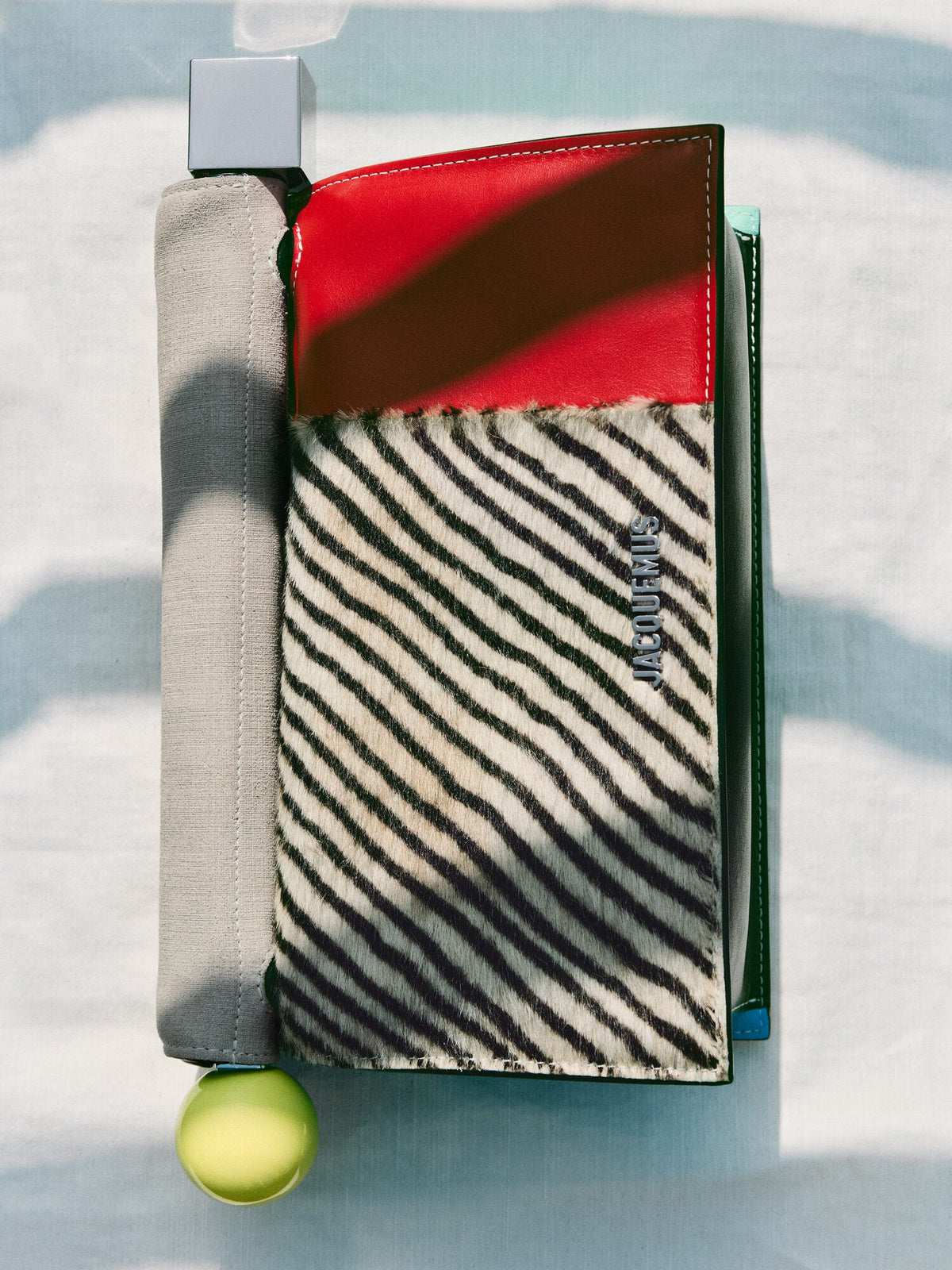 The Rond Carré clutch