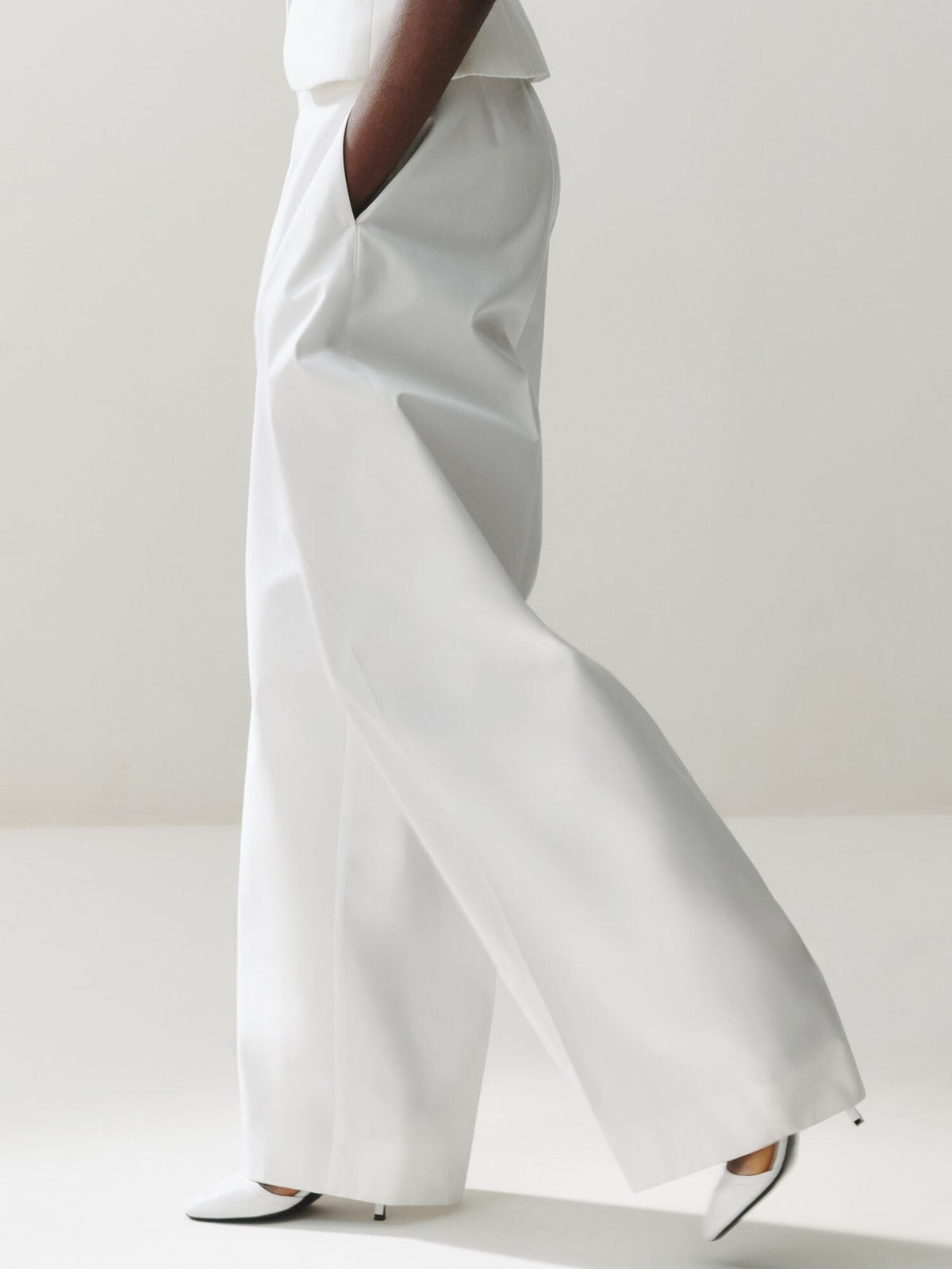 The Ovalo fluid pants